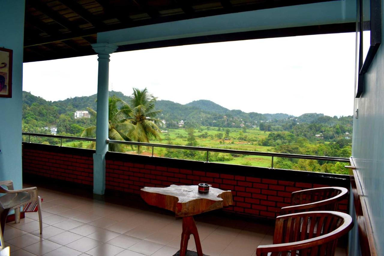 Rathna Gems Halt Hotel Ratnapura Exterior photo